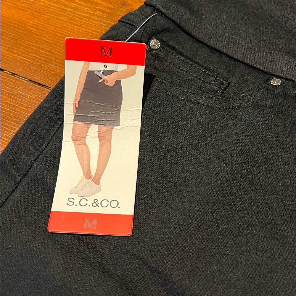 NWT - SC & Co - Black Denim Like Skort - Size M - Picture 2 of 10